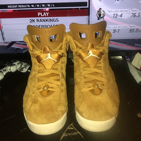 Wheat 6s size 9.5 9/10 condo good condition vnds - Picture 1 of 5